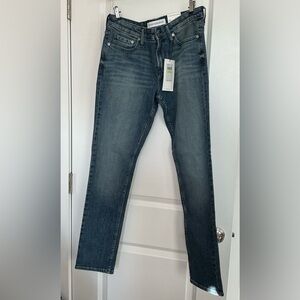 NWT Women’s Calvin Klein Slim Jeans